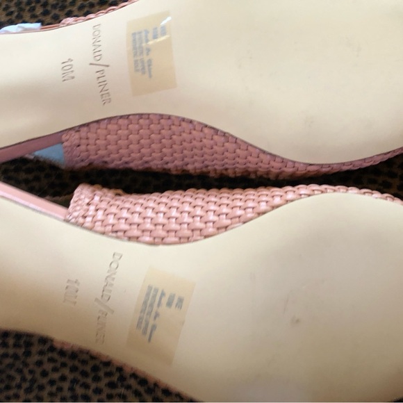 New in box! Beautiful Donald Pliner kitten heel pumps! - Picture 3 of 11